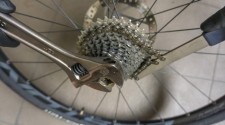 removing freewheel cassette