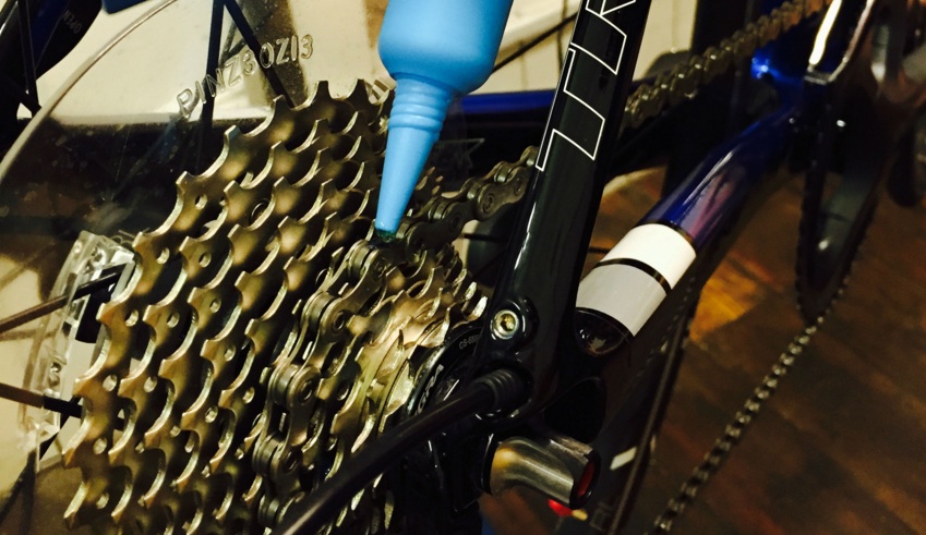 maintaining bike chain