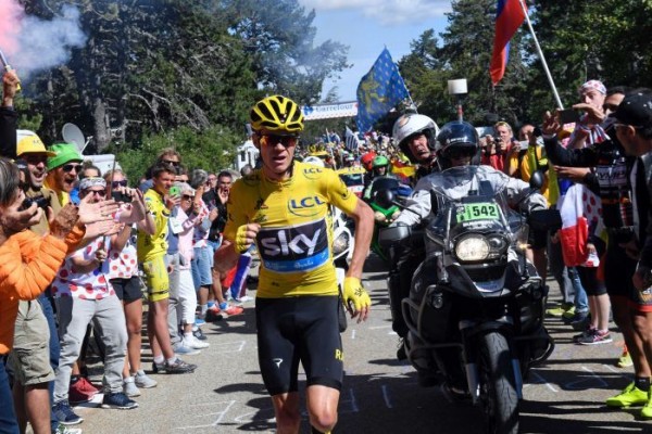 Chris Froome Running To Keep Lead in Tour de France - I Love Bicycling