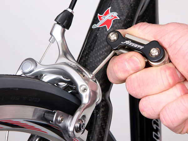 how to adjust brakes on a kent bike